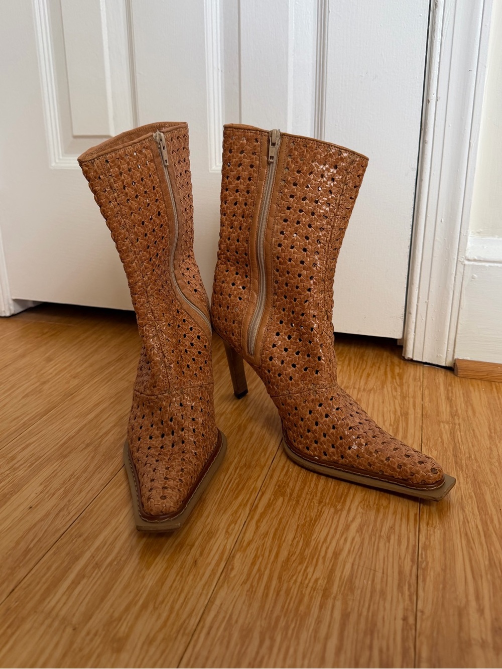 Vintage Woven Leather Brown Pointed Toe Heeled Boots EU 39 US 8